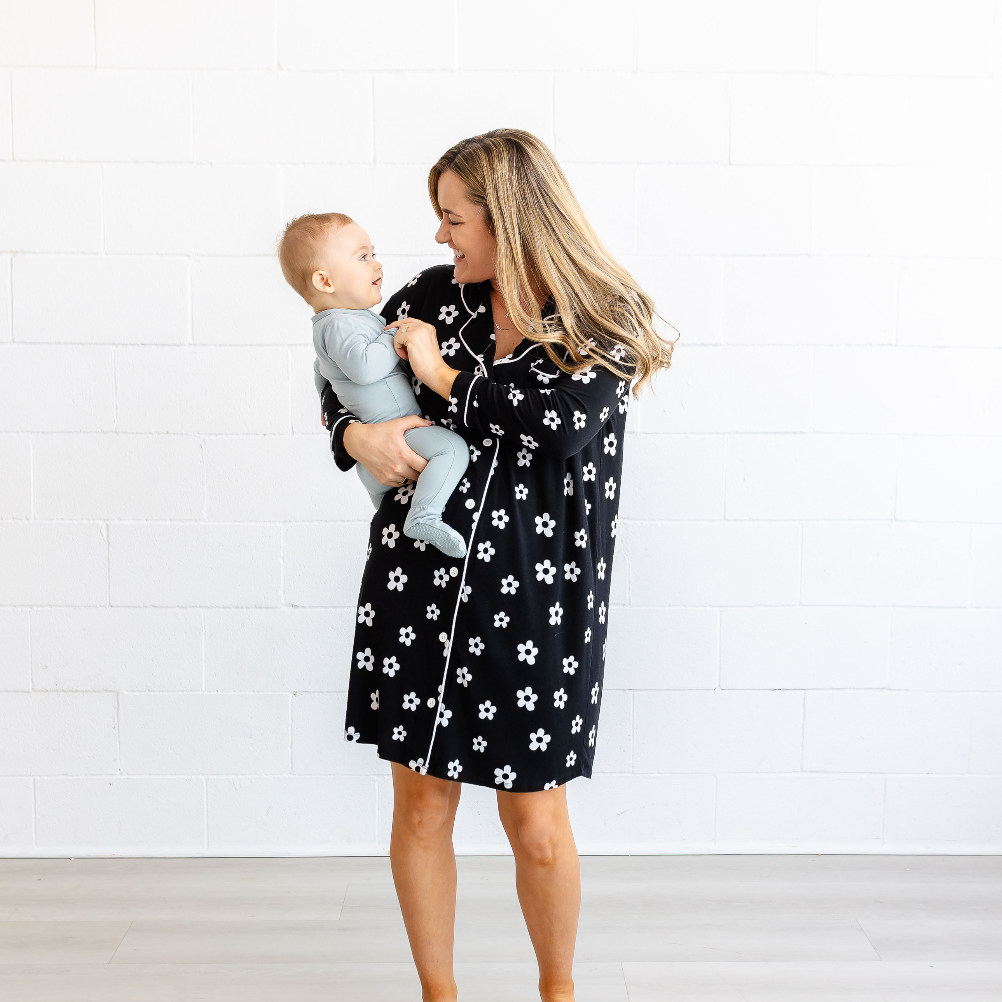 Postpartum Nightgown - Daisies