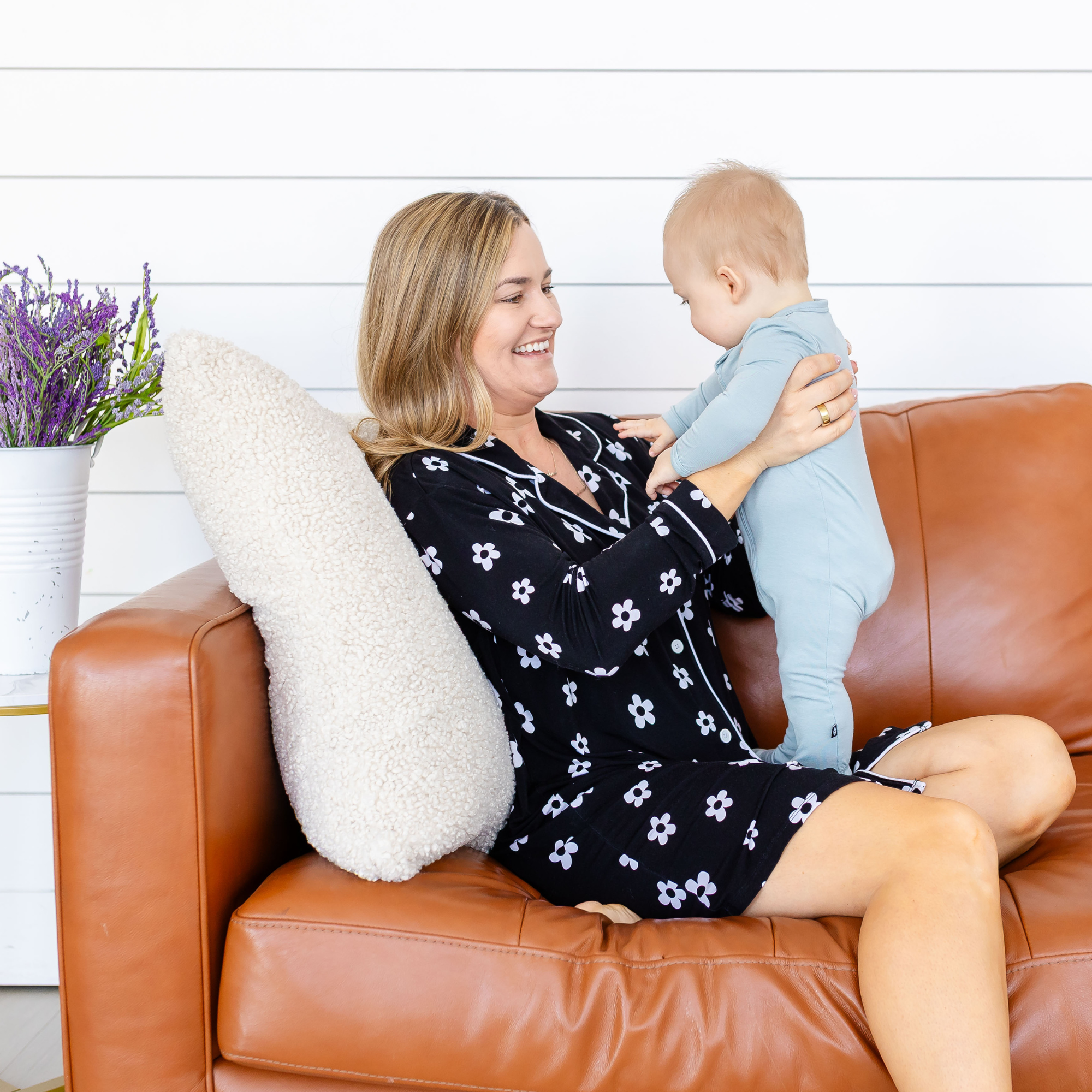 Postpartum Nightgown - Daisies