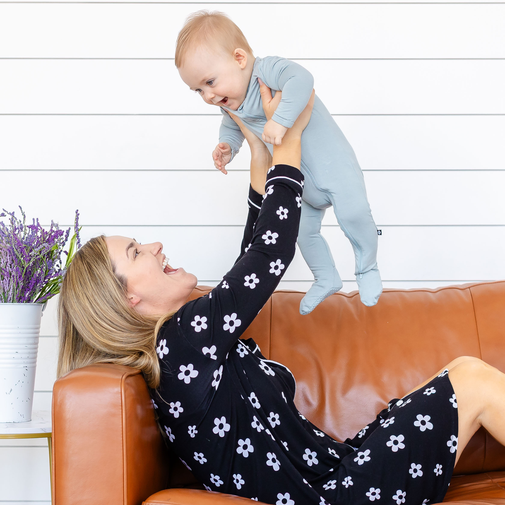 Postpartum Nightgown - Daisies